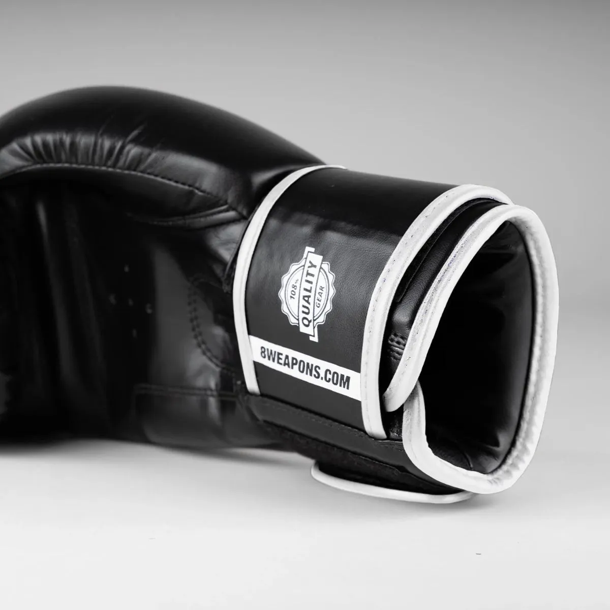 8 Weapons Unlimited 2.0 Boxing Gloves Black/White